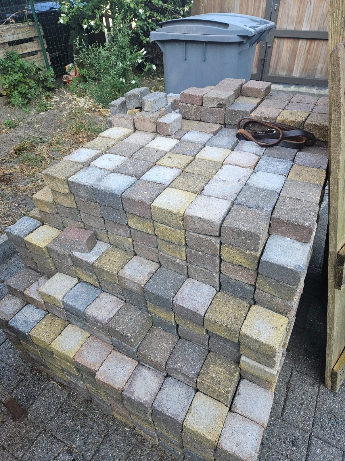 klinkers 1m3 gratis, Tuin en Terras, Ophalen, Beton, Klinkers