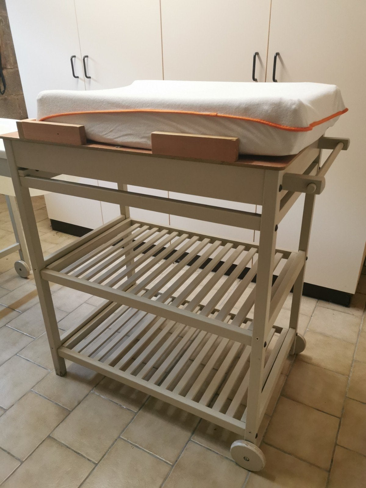 Gratis af te halen - verzorgingstafel inclusief badje, Kinderen en Baby's, Ophalen, Gebruikt, Badje