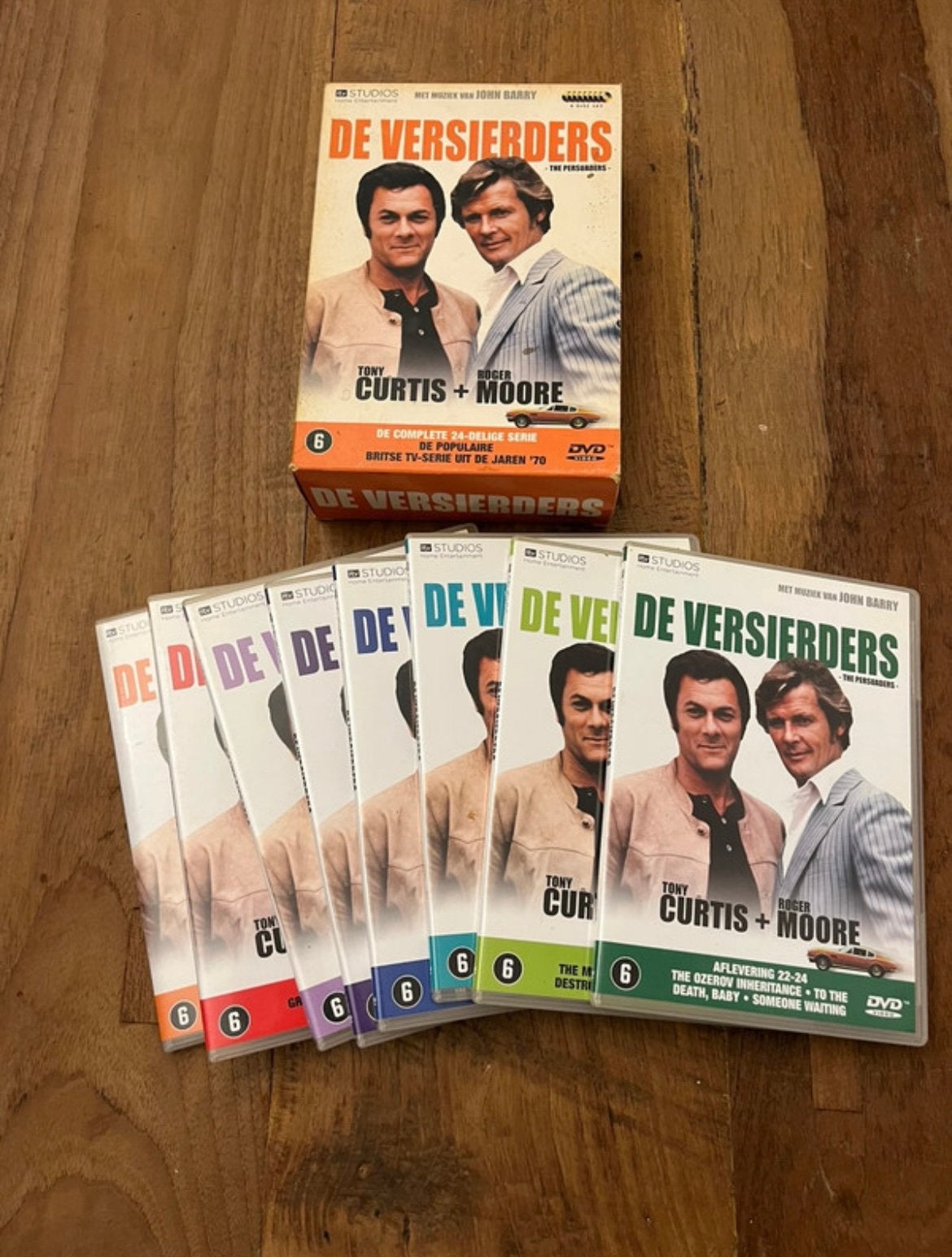 Toute une série de traîtres., Comme neuf, À partir de 16 ans, Action et Aventure, Enlèvement ou Envoi