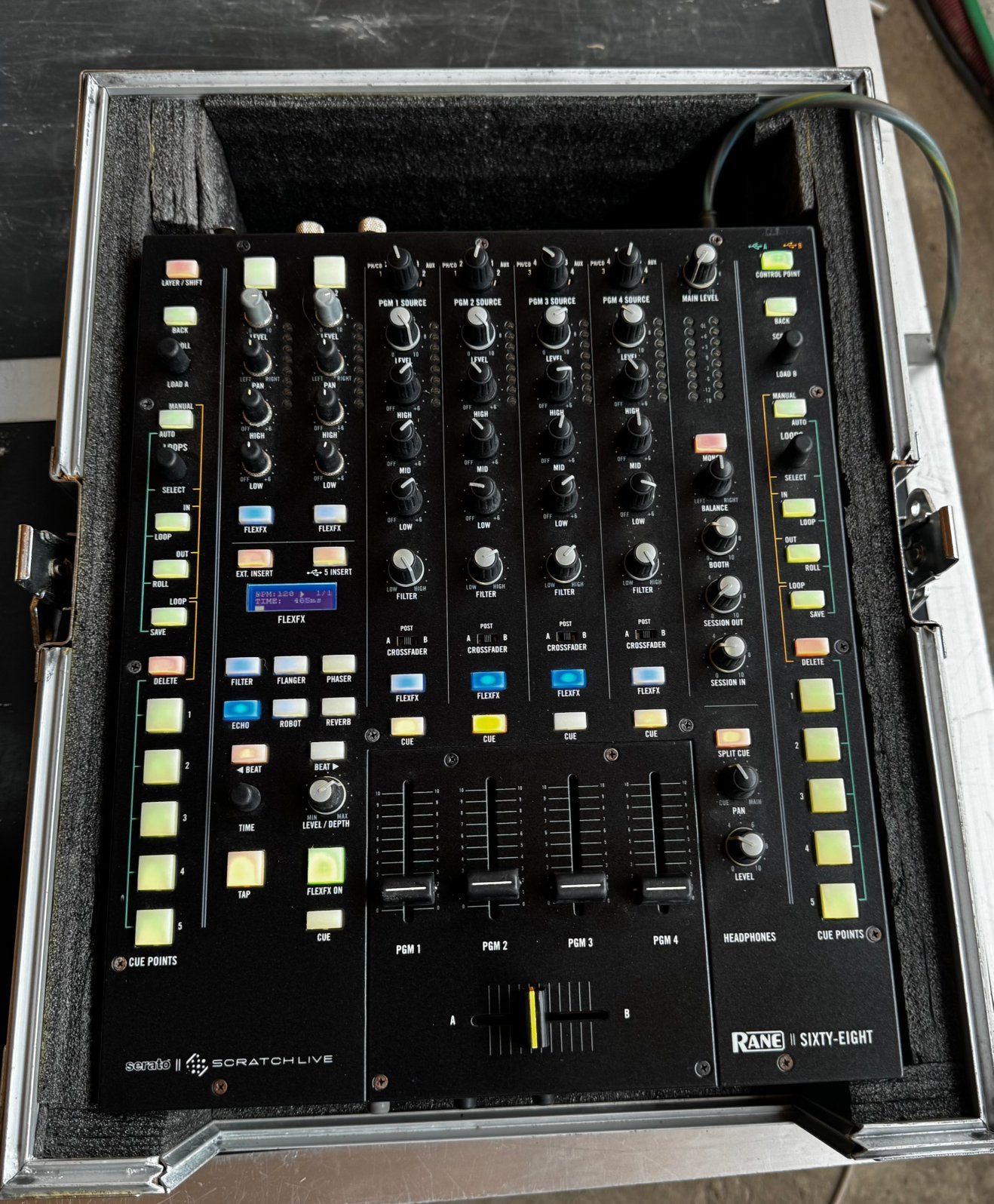 Rane Sixty-Eight (68) DJ Mixer — Serato Scratch Controller, Muziek en Instrumenten, Ophalen, Zo goed als nieuw