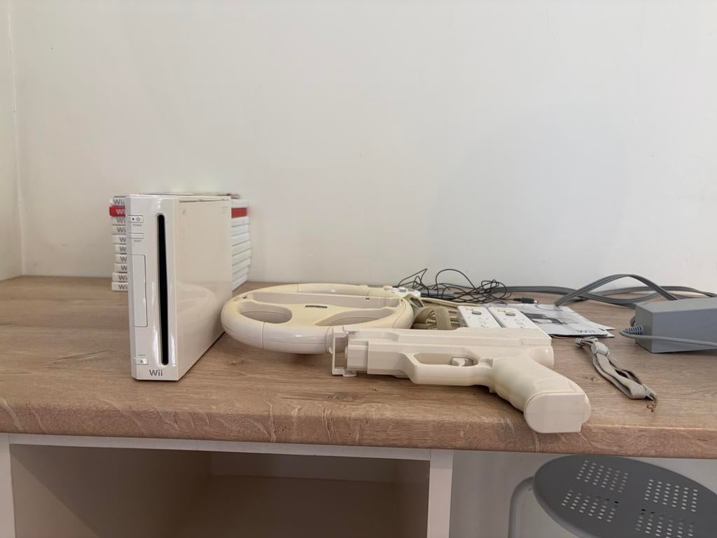 Nintendo wii console met spelletjes en attributen, Enlèvement, Comme neuf
