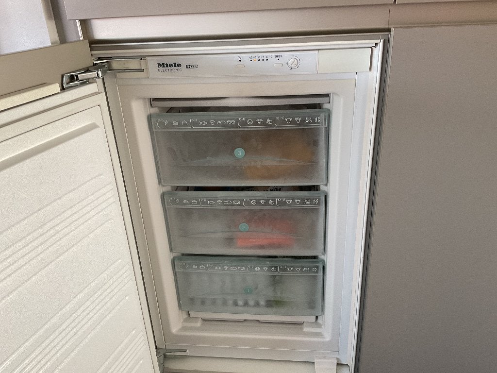 Inbouwdiepvries van Miele prijs 50€, Electroménager, Moins de 60 cm, Congélateur, Enlèvement, Utilisé