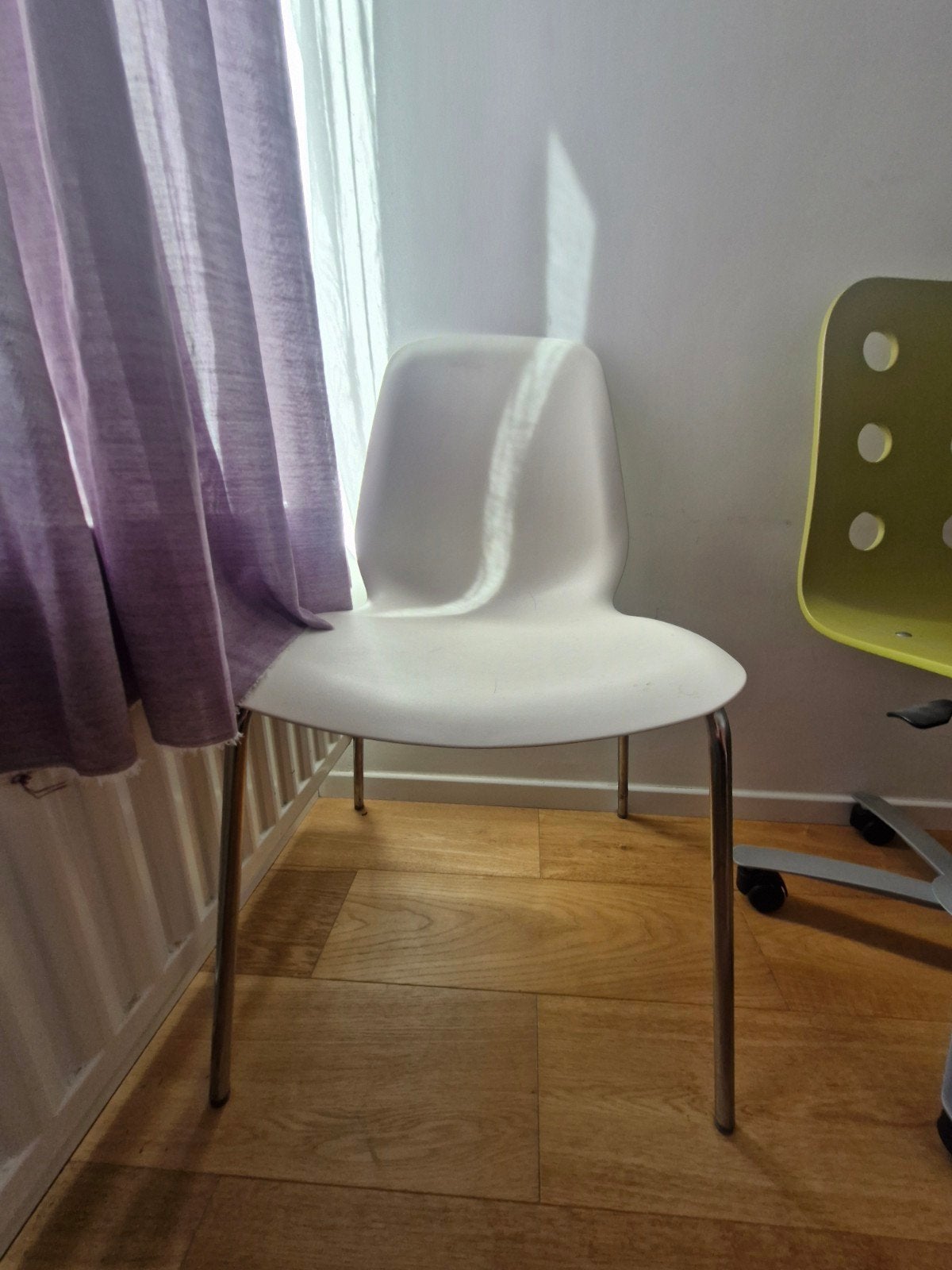 Ikea Leifarne Chaise blanche broringe chromé, Ophalen, Kunststof, Gebruikt, Wit