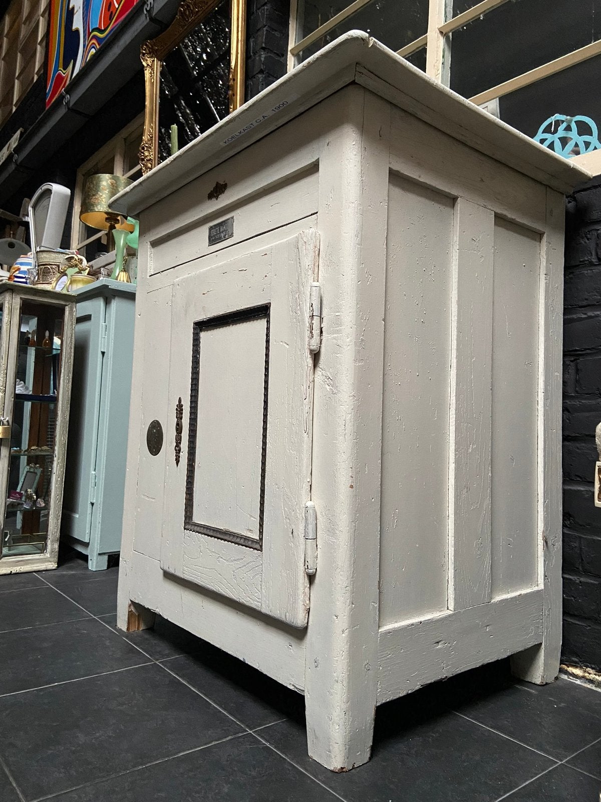Antieke ijskast, brocante, landelijk kastje, kluis kast wit, Antiek en Kunst, Antiek | Meubels | Kasten, Ophalen of Verzenden