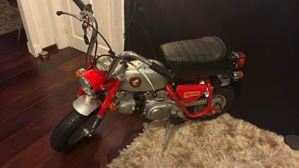 Honda Monkey Z50a jdm, Fietsen en Brommers, Ophalen, Zo goed als nieuw