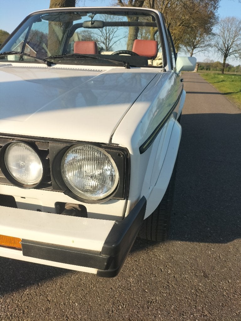 Volkswagen Golf Cabrio type 1. Bouwjaar 1985. 2 jaar APK, 4 cilinders, Cabriolet, Alcantara, Wit