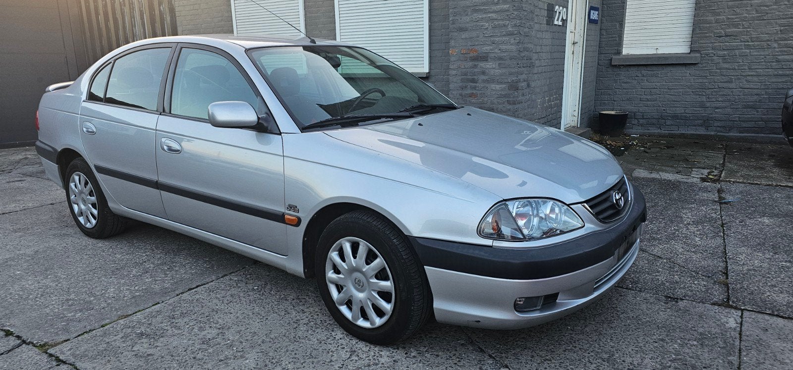 Toyota Avensis 2.0d4d 2001 climatisation, Autos, Achat, Avensis, Entreprise, https://public.car-pass.be/vhr/8abb3a89-5559-432a-9c83-c61ead3ff3bf