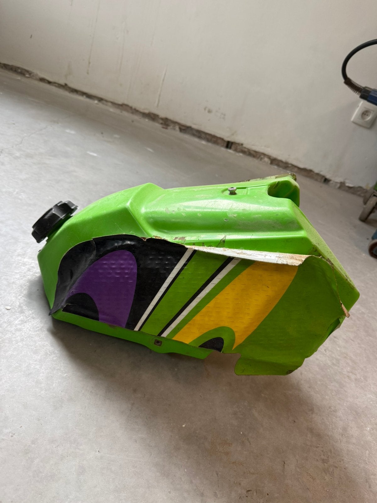 Originele nafttank Kawasaki 500, Enlèvement