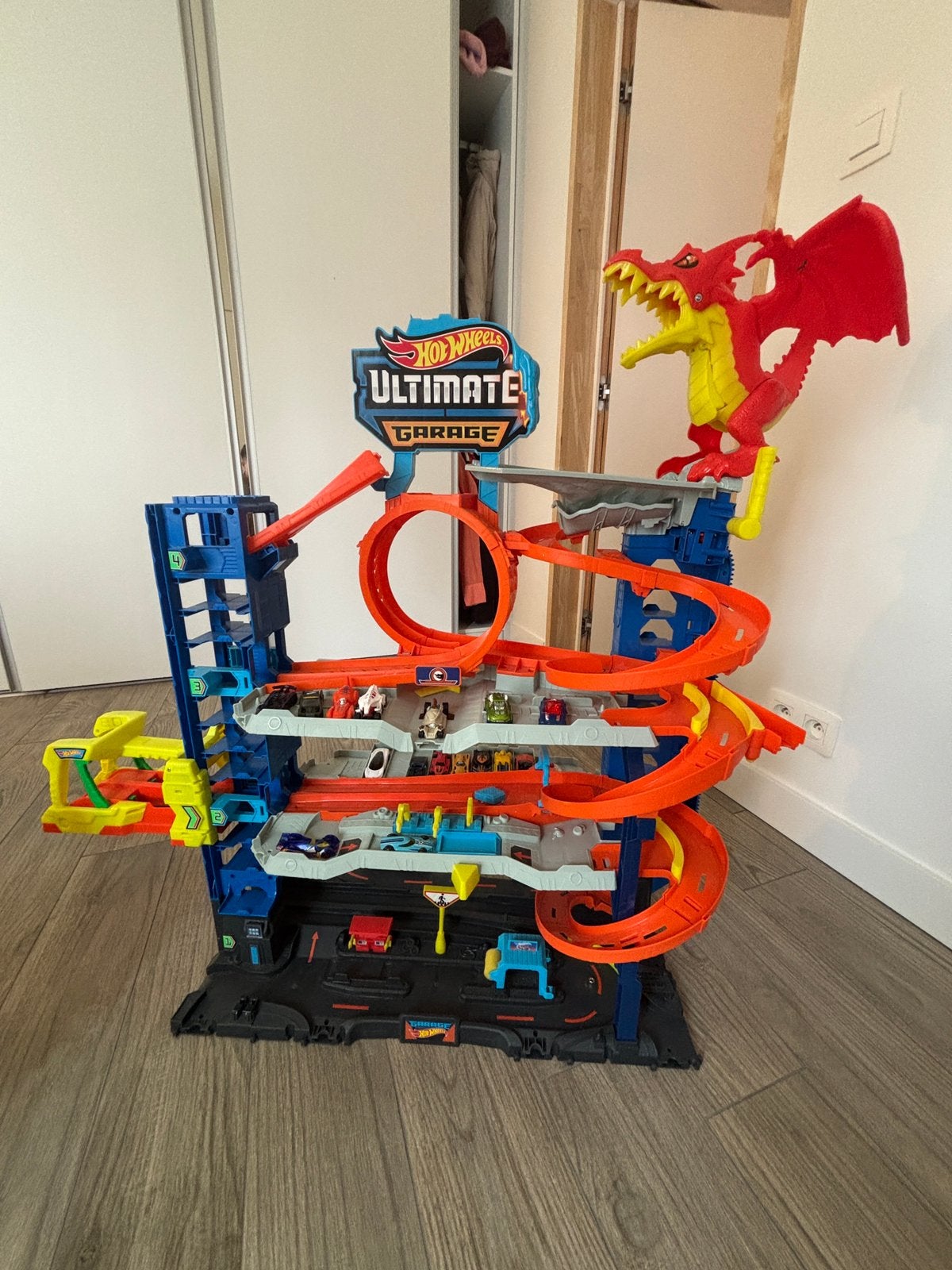 Hot weels ultimate garage, Ophalen, Zo goed als nieuw