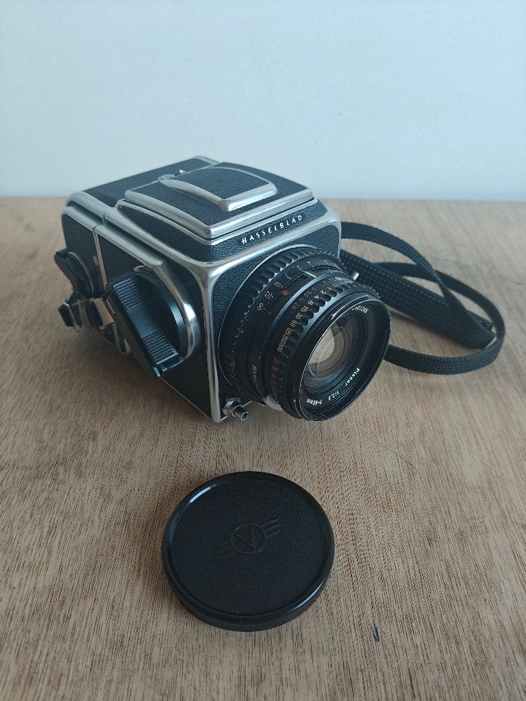 Hasselblad 500 c/m met Carl Zeiss planar lens, Ophalen, Gebruikt, Spiegelreflex, Overige Merken