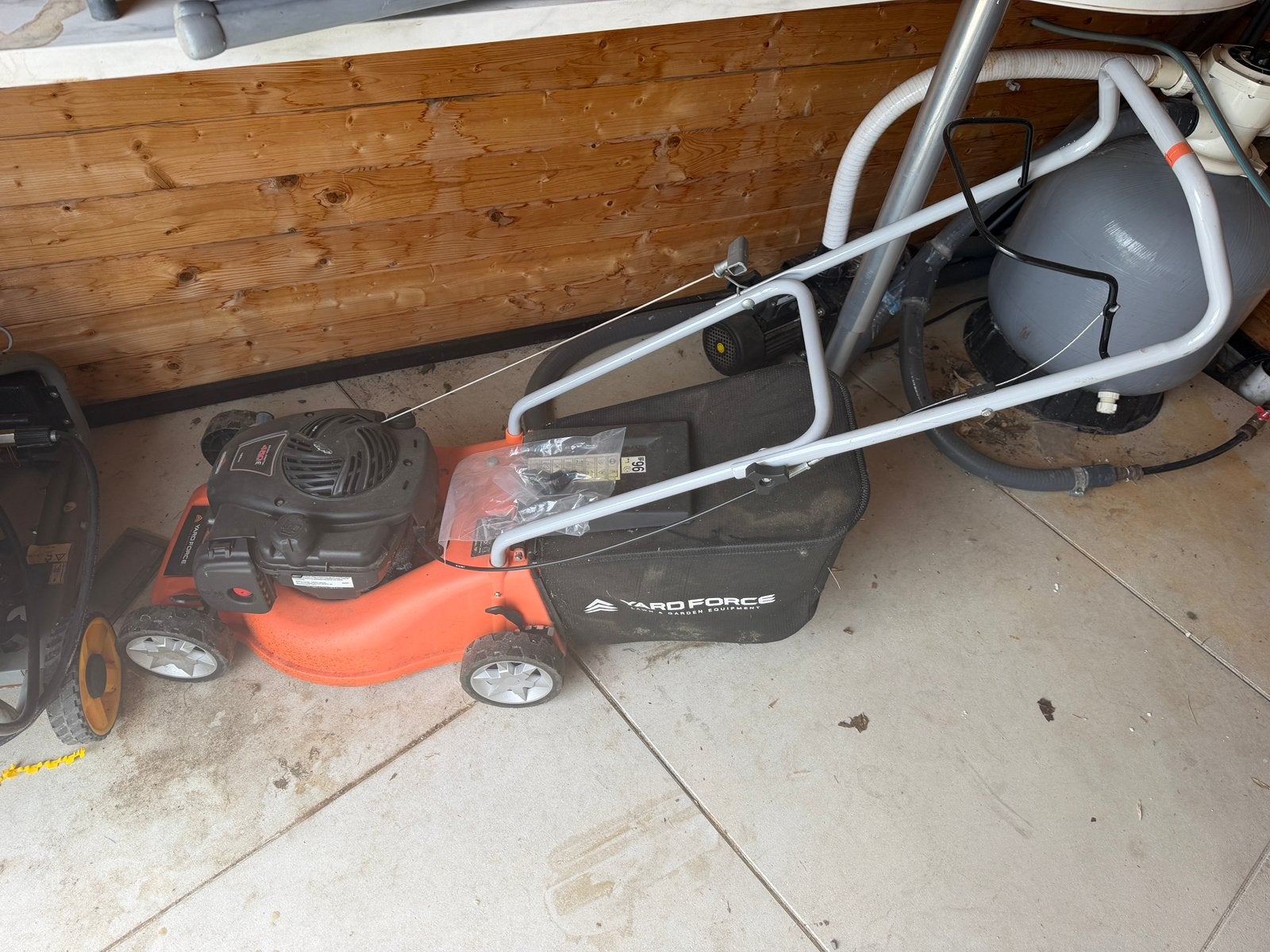 Yard Force benzine grasmaaier met opvangbak – valt soms stil, Ophalen, Gebruikt, Opvangbak
