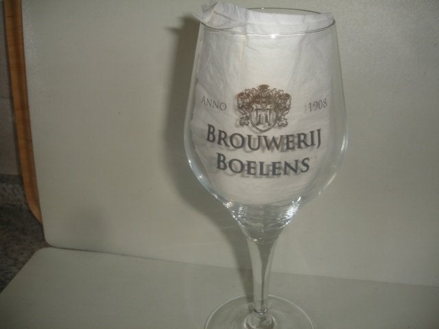 Bierglas Brouwerij Boelens uit Sint Niklaas, 33cl M18, Verzamelen, Glas en Drinkglazen, Zo goed als nieuw, Bierglas, Ophalen of Verzenden