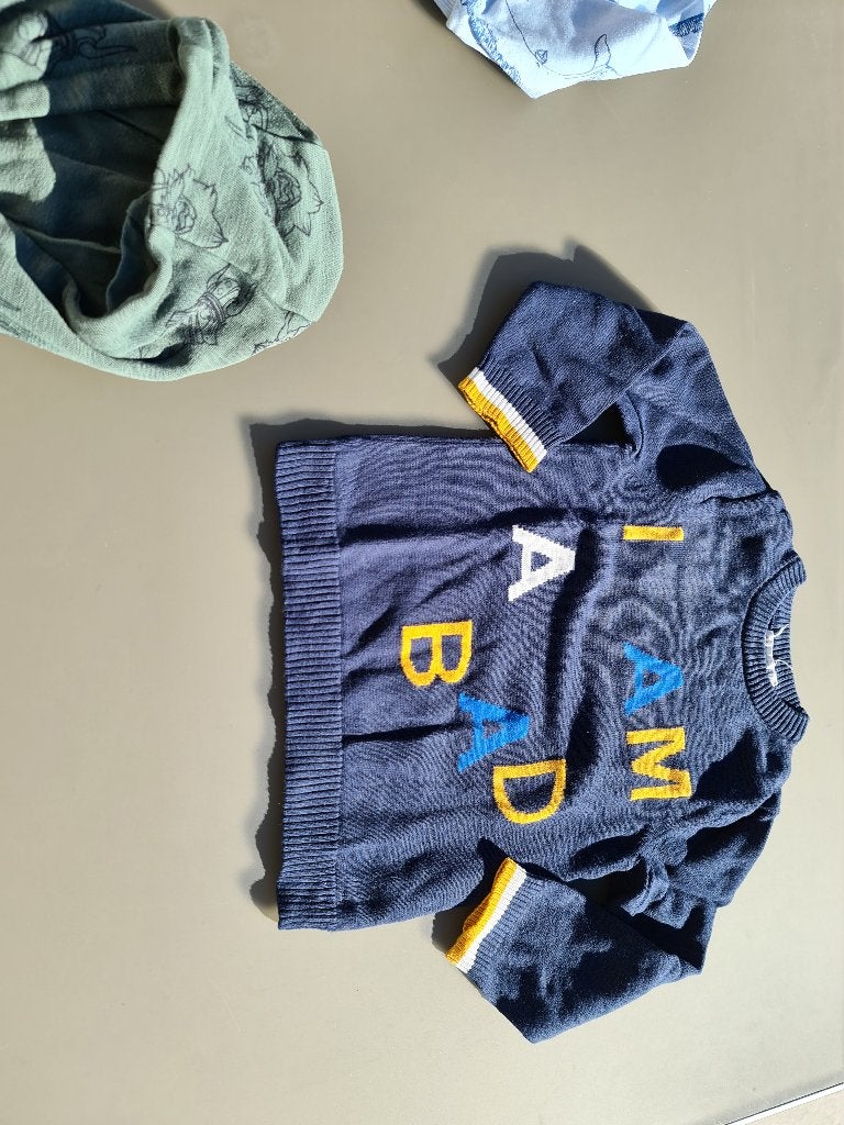 donker blauwe pull, trui met tekst, Orchestra, 92, Enfants & Bébés, Vêtements de bébé | Packs de vêtements pour bébés, Enlèvement