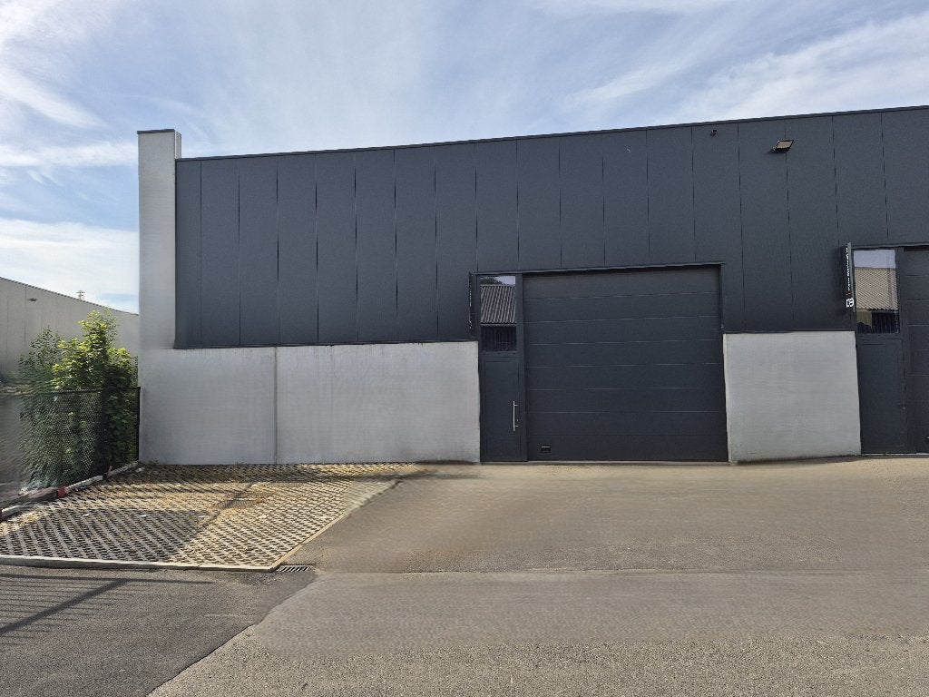 KMO unit 361m2 met bureel, magazijn en 3 parkeerplaatsen, Immo, Huizen en Appartementen te koop, Provincie West-Vlaanderen, 200 tot 500 m²