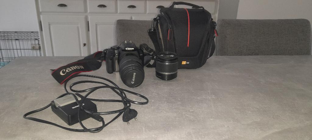 Canon eos 2000D, Enlèvement, Comme neuf, Canon