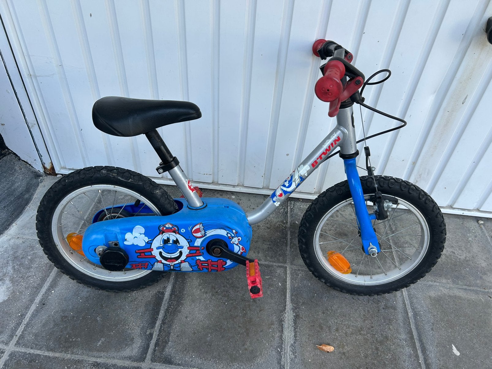 Velo Btwin 14 pouces avec roues d'apprentissage, Vélos & Vélomoteurs, Vélos | Vélos pour enfant, Frein sur jante, Stabilisateurs