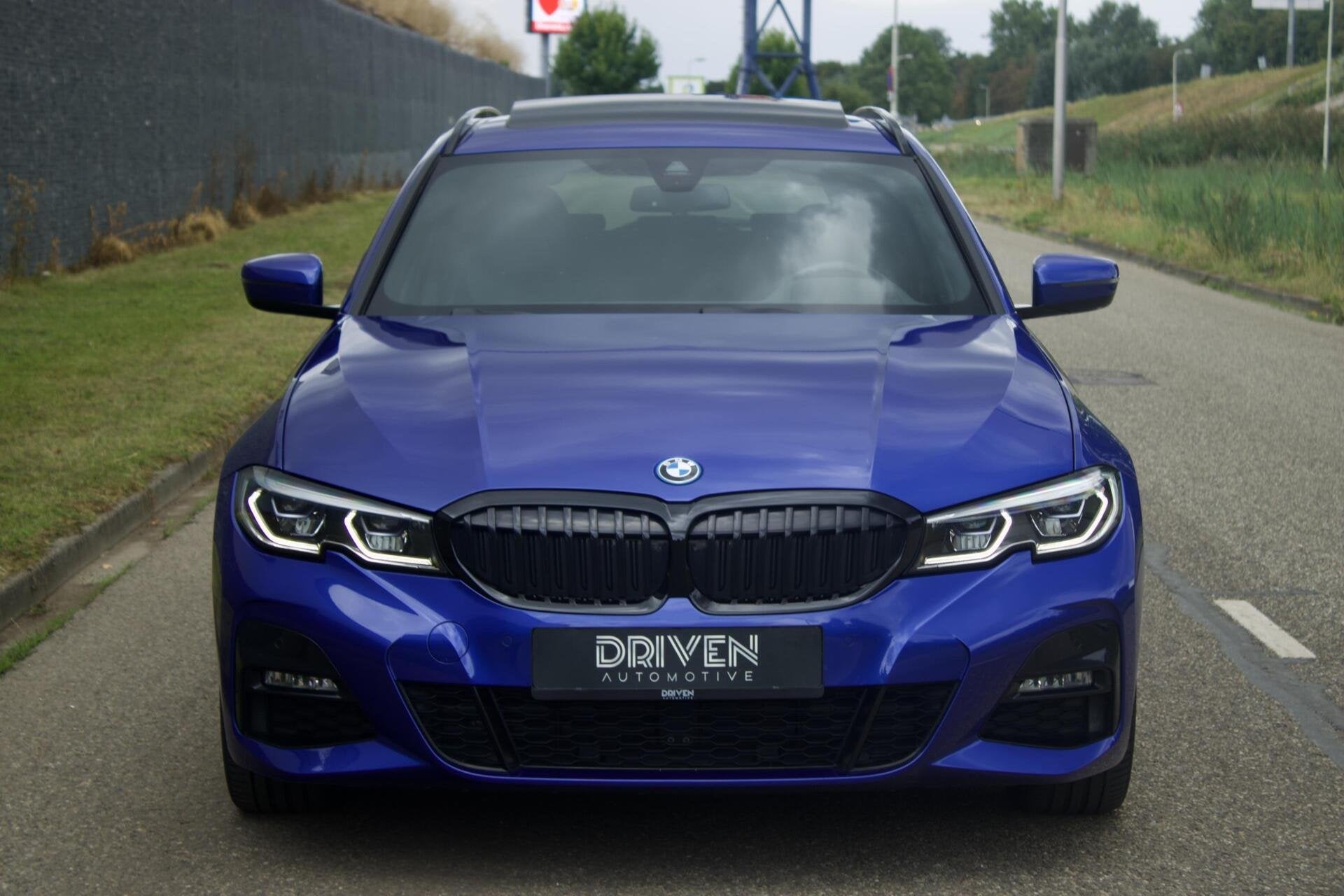 BMW 3-Serie 330e High Ex | M Sport - Laser - Pano - HUD - HK, Autos, Cuir, 215 kW, Entretenue par le concessionnaire, 5 portes