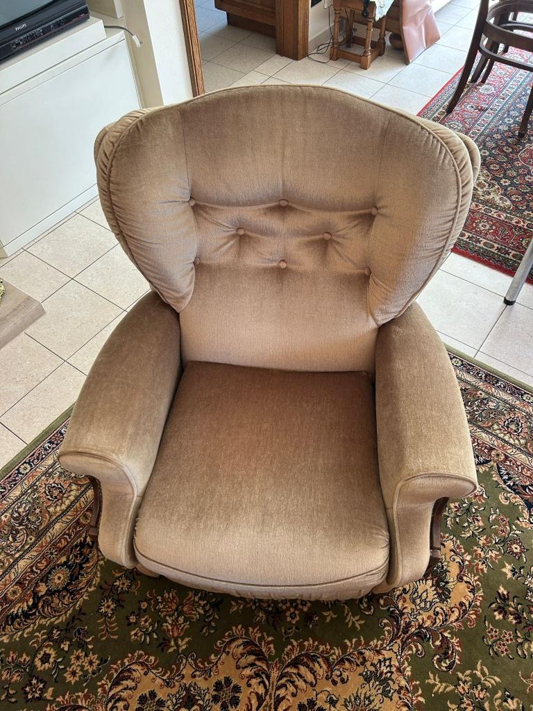 Uitligbare relaxzetel / fauteuil – beige – zeer comfortabel, Enlèvement