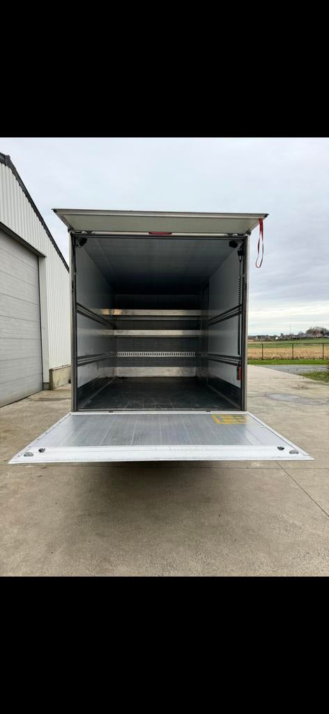 Tournée a vendre avec camionnettes, Achat, Entreprise, Boîte manuelle, Noir