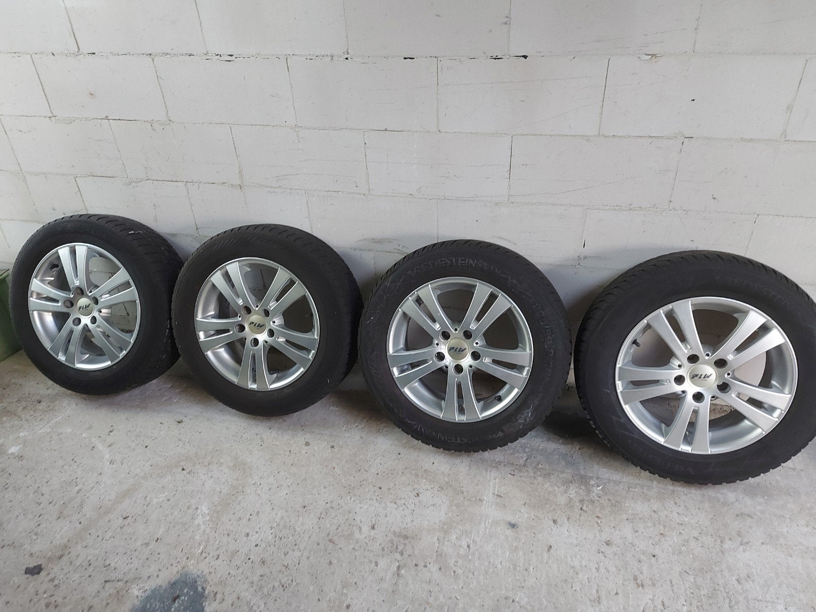 JANTES 5X100 BRAND PLW avec pneus d'hiver 205/60R16, Pneus hiver, 16 pouces, Véhicule de tourisme, 205 mm