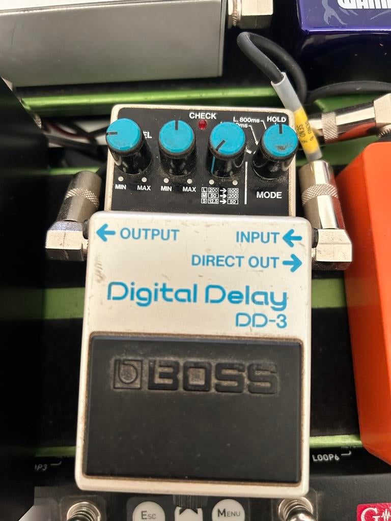 Boss DD-3 ‘long chip’, Musique & Instruments, Enlèvement, Utilisé, Delay ou Écho
