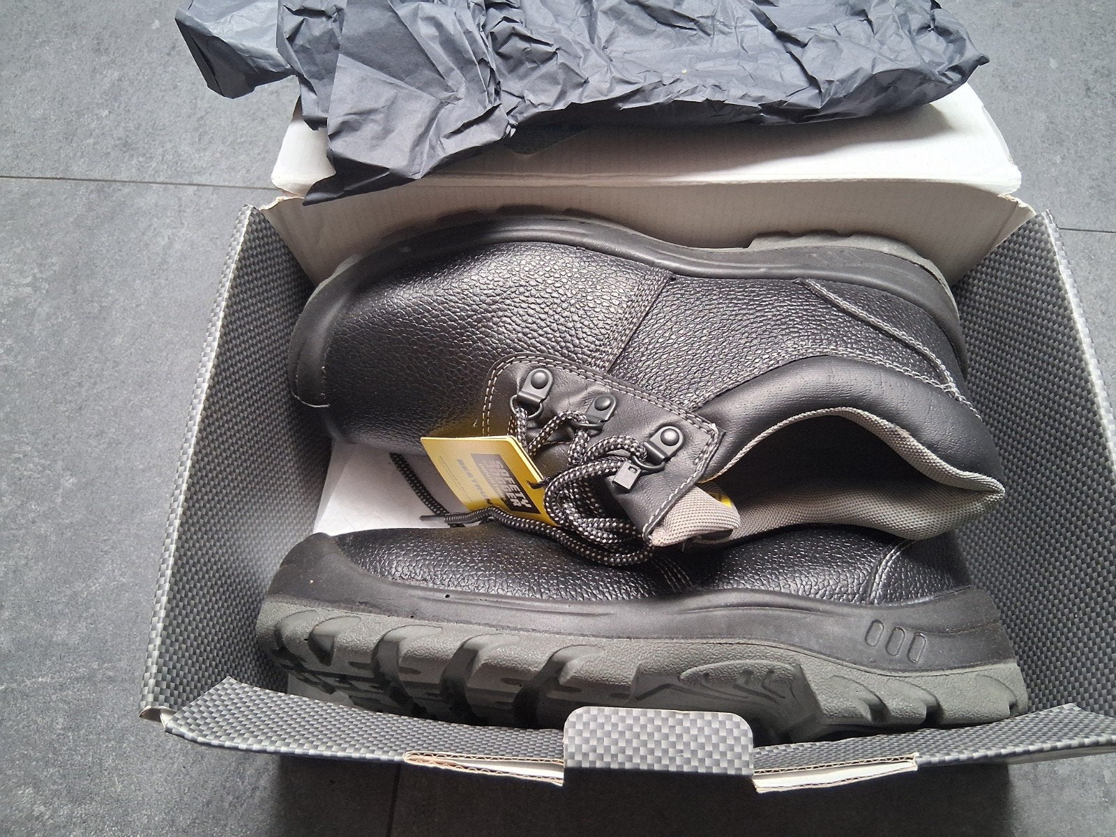 chaussures de sécurité safety jogger 43, Enlèvement
