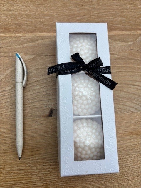Savons au jasmin - Maison de Senteurs - Nouveau !, Bijoux, Sacs & Beauté, Beauté | Soins du corps, Enlèvement ou Envoi, Neuf, Baignoire & Douche