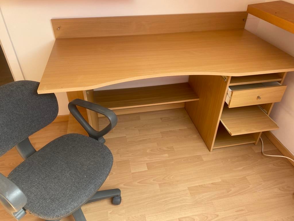 bureau met bureaustoel, Huis en Inrichting, Bureaus, Ophalen