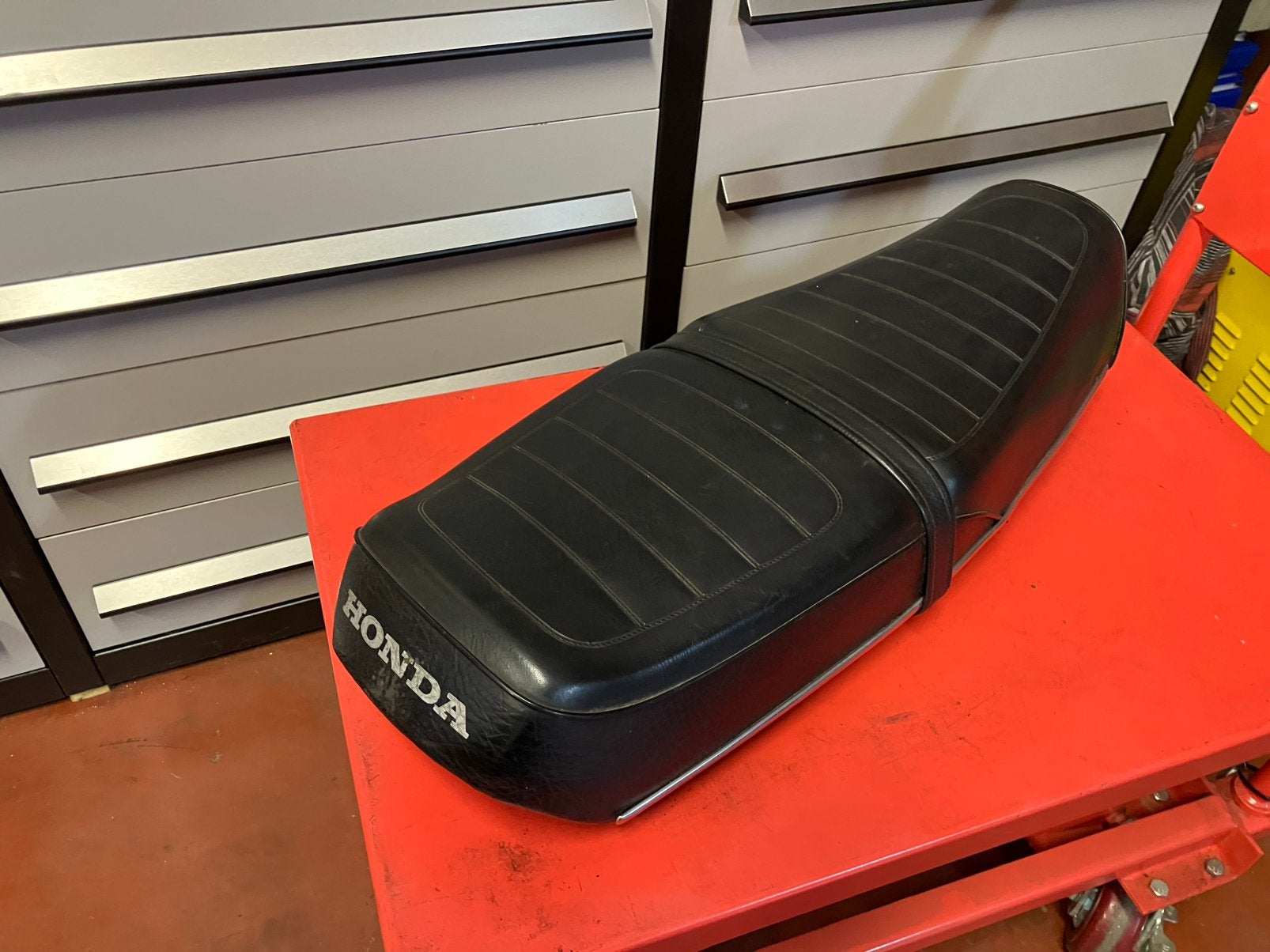 Selle CB 125, Enlèvement