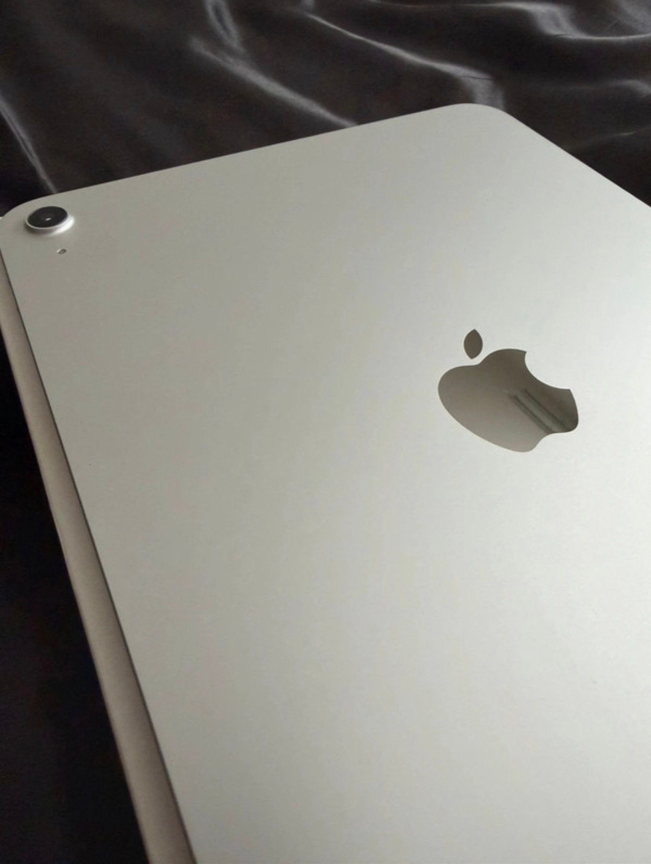 Ipad 2026 128GB Zilver + case, Ophalen of Verzenden, Zo goed als nieuw