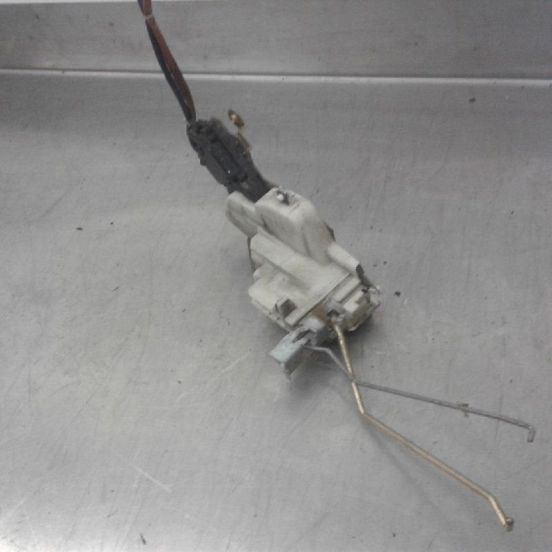 BARRE DE SERRURE DE PORTE AVANT GAUCHE Suzuki, Dhr. M. Roggen, Stadsweg 37 37
9917 PV  WIRDUM GR., NL, Suzuki, Utilisé