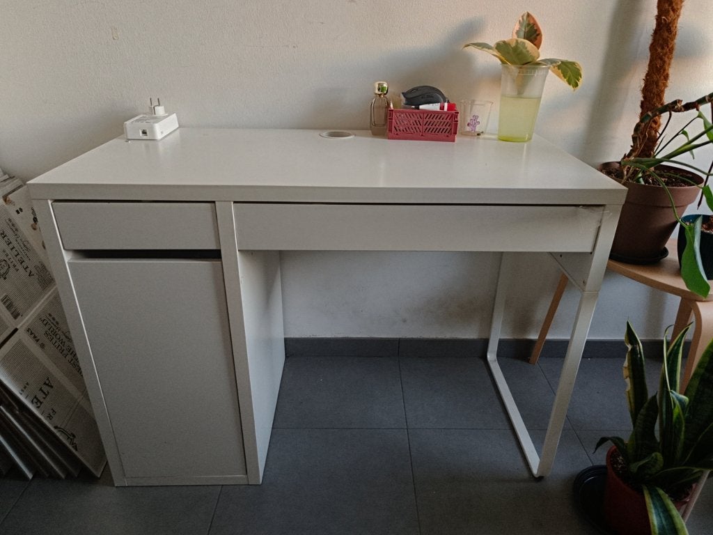 IKEA MICKE bureau / desk, Ophalen, 105 cm, Gebruikt, 50 cm