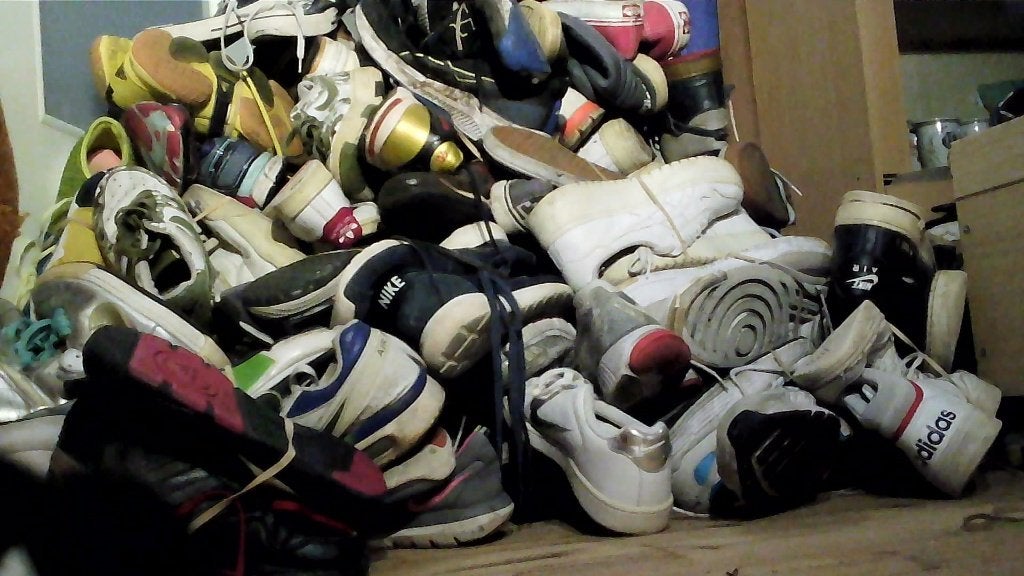 Espadrilles en vrac — 100 paires de chaussuresa, Articles professionnels, Enlèvement