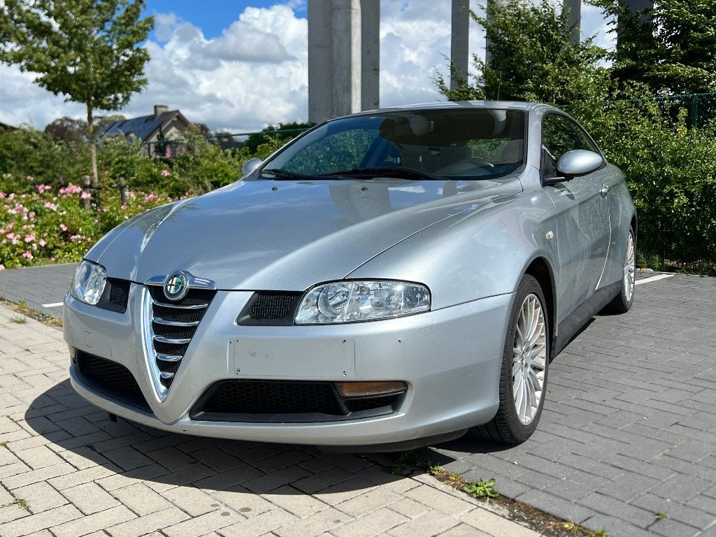 Alfa Romeo GT prête à immatriculer, Cuir, Argent ou Gris, Achat, 1440 kg