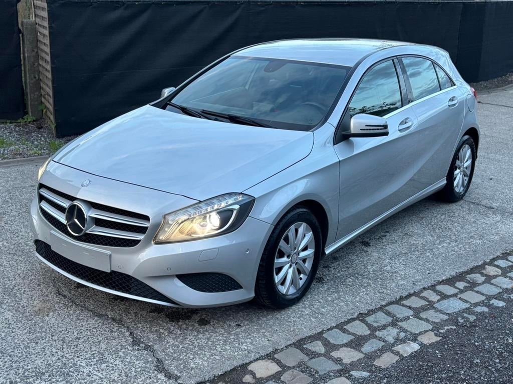 Mercedes a180 CDI • 160Dkm • Perfecte staat • Met Keuring, Voorwielaandrijving, Euro 5, Zwart, Leder en Stof