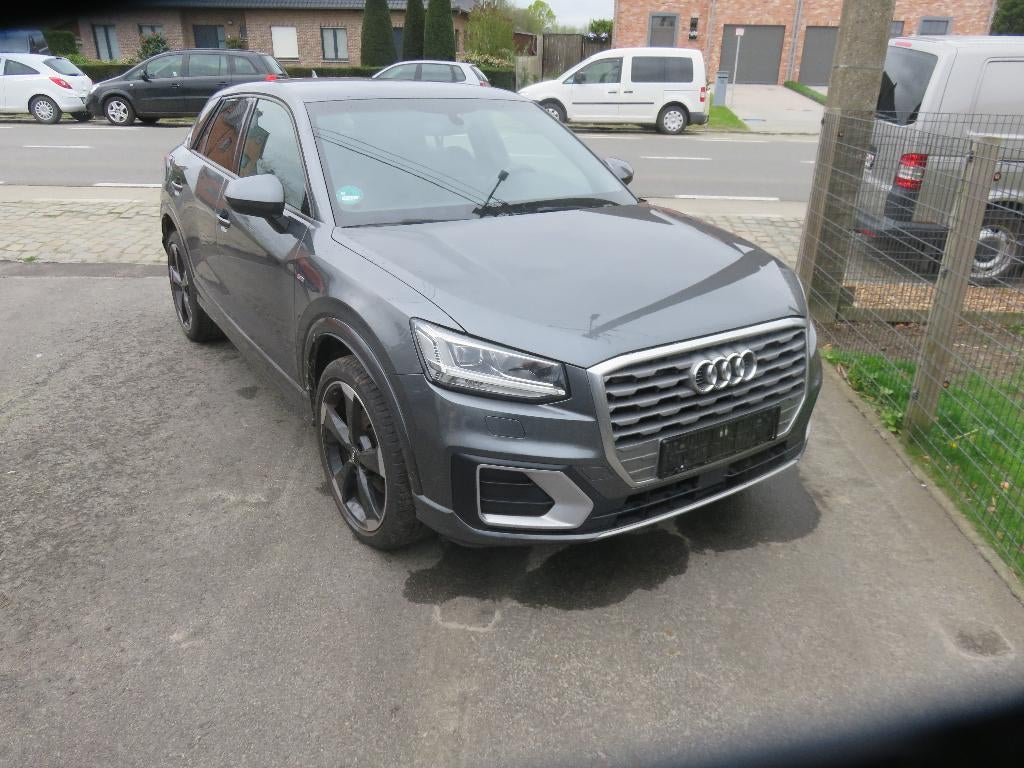 audi Q2...1400 tfsi  S LINE ..leder /trekhaak/gps.. 07/2018, Auto's, Audi, 4 cilinders, Bedrijf, Handgeschakeld, Zilver of Grijs