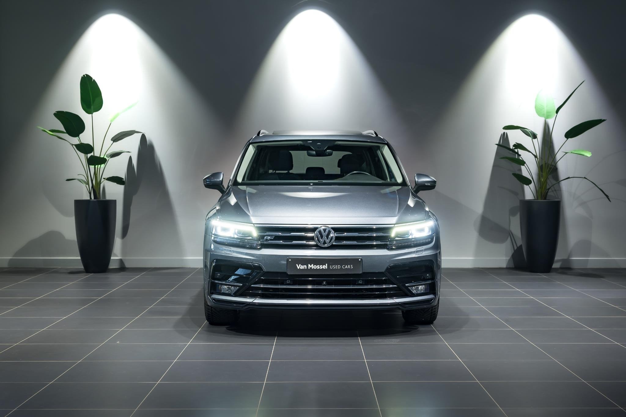 Volkswagen Tiguan Allspace 2.0 TDI DSG R-Line PANODAK | STUU, Stof, Gebruikt, 4 cilinders, 2000 kg