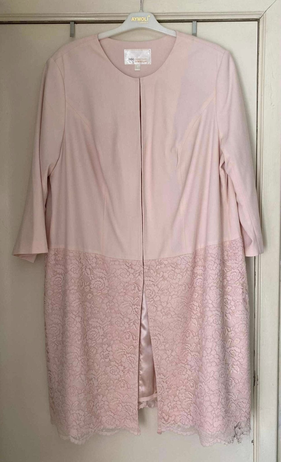 BPC 52/54 poederroze lange jas/ceremoniejas, Kleding | Dames, Grote Maten, Ophalen of Verzenden, Zo goed als nieuw, Roze
