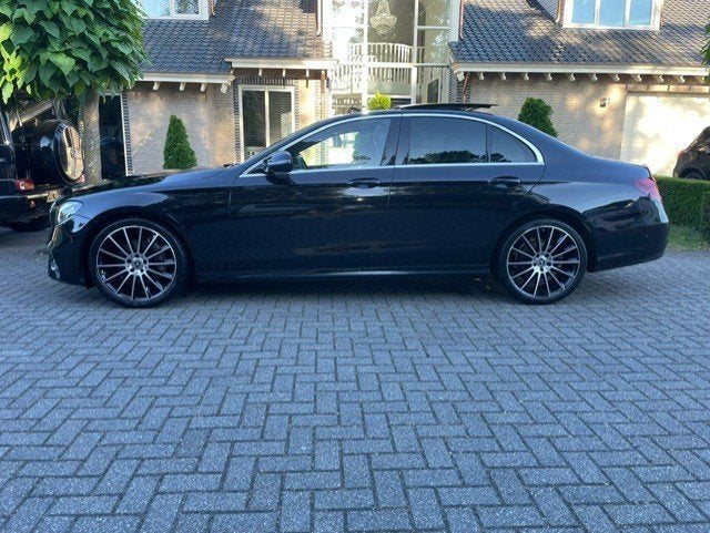 Mercedes-Benz E-klasse 220 d AMG LINE PANO NAVI CAMERA LED, Auto's, Automaat, 4 deurs, Gebruikt, Zwart