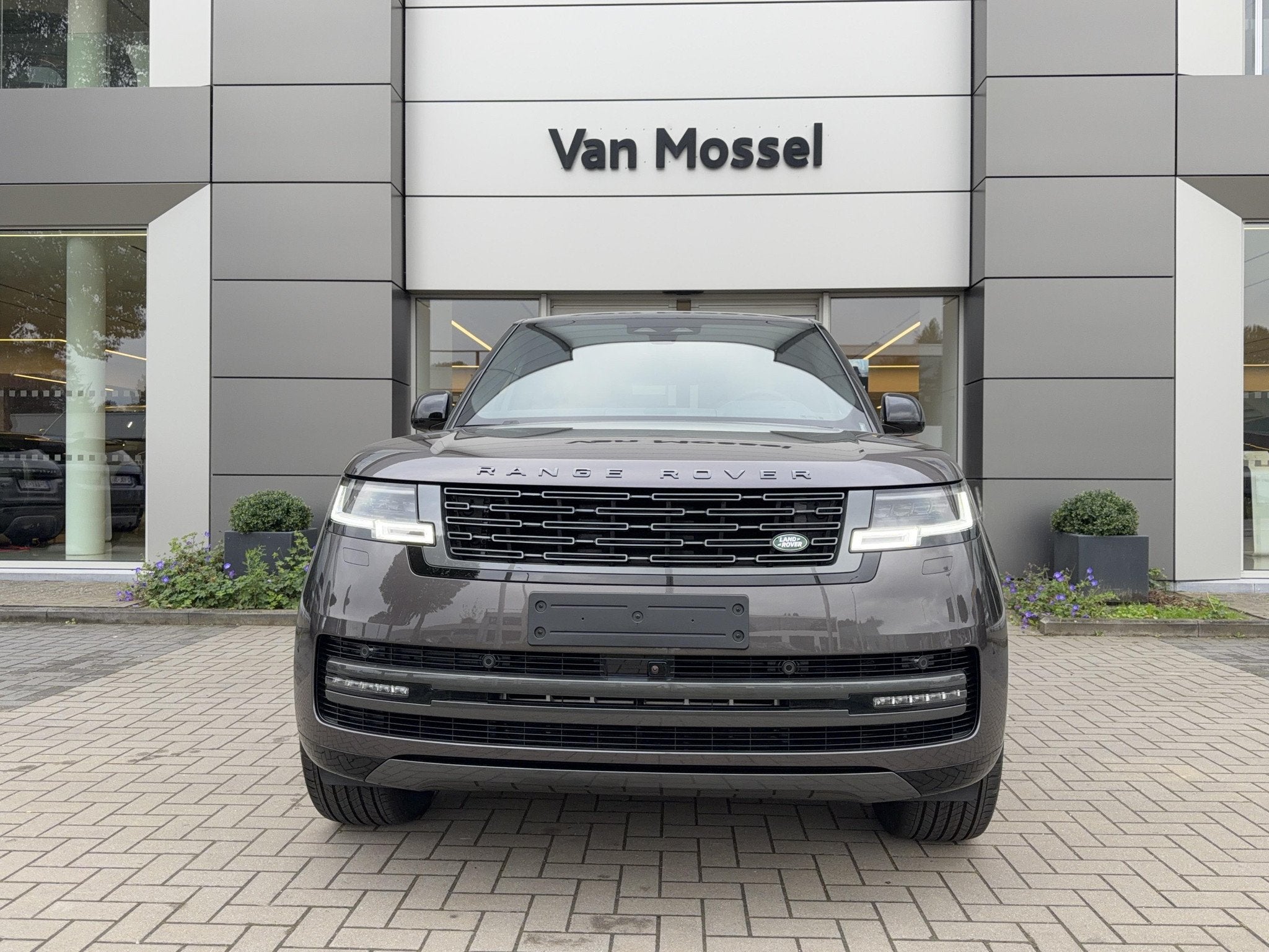 Land Rover Range Rover SWB P460e Westminster AWD Auto. 27MY, Autos, Achat, Beige, Entreprise, 5 portes