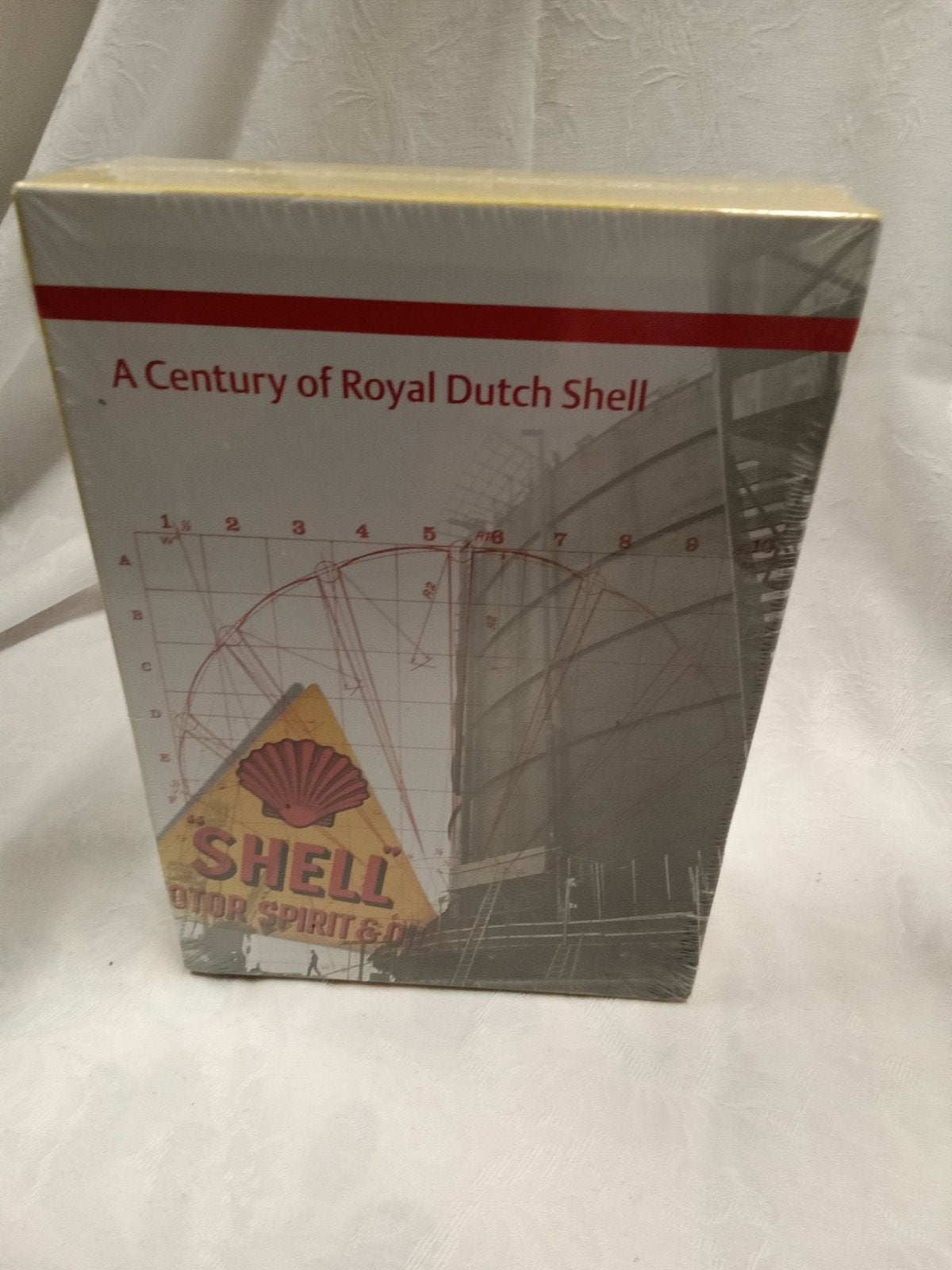 A Century of Royal Dutch Shell. 3-DVD-set + boekje, Collections, Enlèvement ou Envoi, Neuf, Autres types