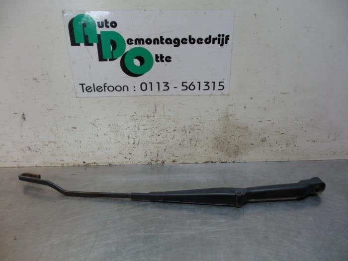 Ruitenwisserarm voor van een Volkswagen Polo (Polo 99-), Gebruikt, -, Volkswagen, -