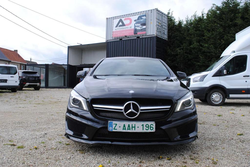 Mercedes-Benz CLA-Klasse 180 AMG Line / Sportuitlaat / Xenon, Auto's, CLA, 122 pk, Gebruikt, 4 cilinders
