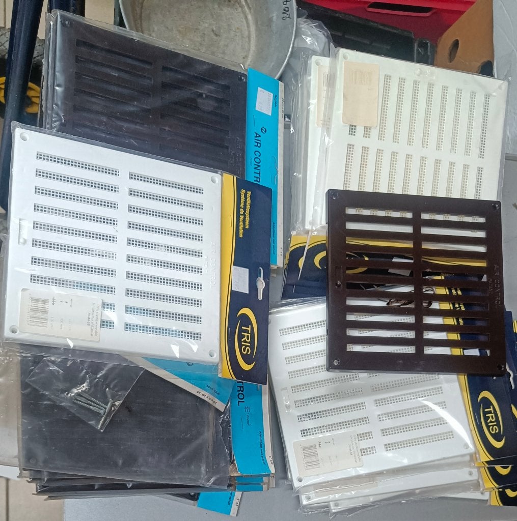 grote partij van 140 nieuwe ventilatie roosters, Ophalen, Nieuw
