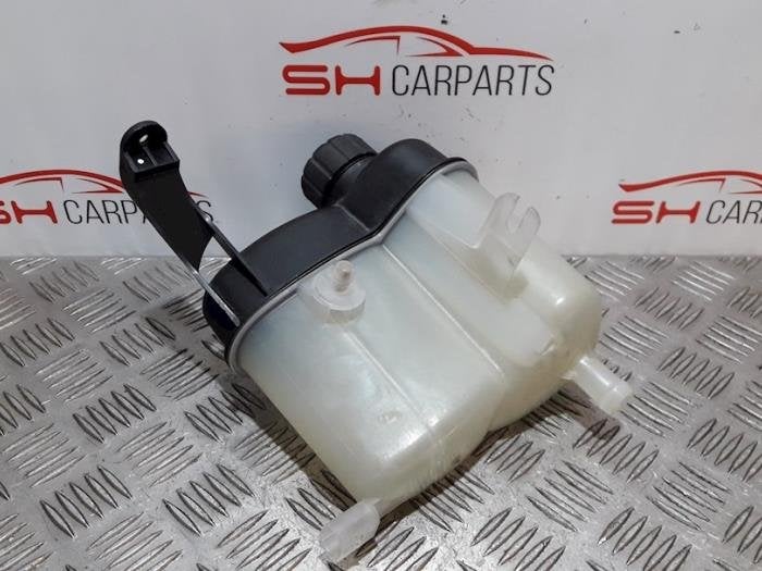 Réservoir d'expansion d'un Mercedes A-Klasse, 3 mois de garantie, Utilisé, -, -