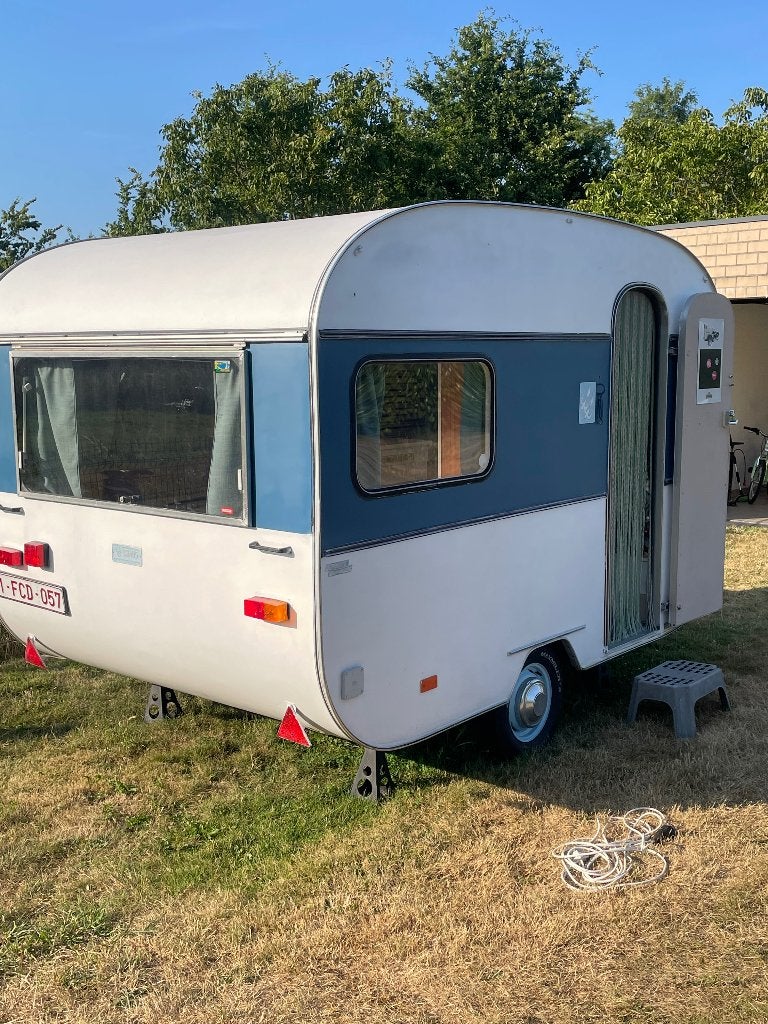 Mooie keuringsvrij caravan, Caravans en Kamperen, Caravans, Standaardzit, Tot en met 3, Koelkast, Knaus