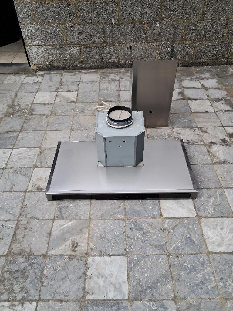 Hotte cheminée Electrolux 90 cm, Elektronische apparatuur, Afzuigkappen, Gebruikt, Vrijstaand, Wandschouwkap, Motor, Ophalen