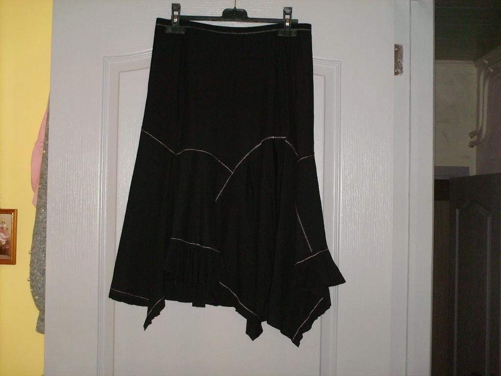 a vendre jupe pour dame, Kleding | Dames, Rokken, Zwart, Maat 42/44 (L), Ophalen of Verzenden, Zo goed als nieuw