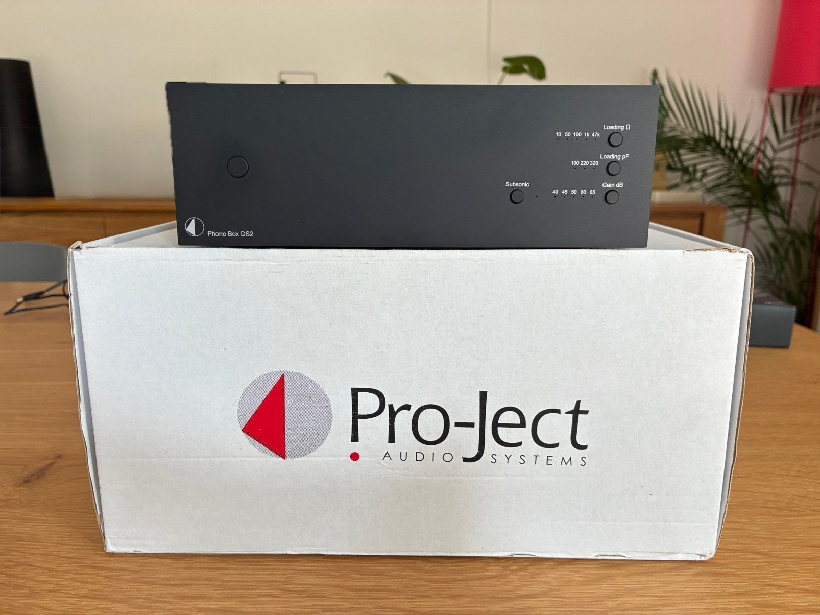 Préamplificateur phono Pro-Ject Phonobox DS2 avec cable QED, Enlèvement, Comme neuf, Autres marques