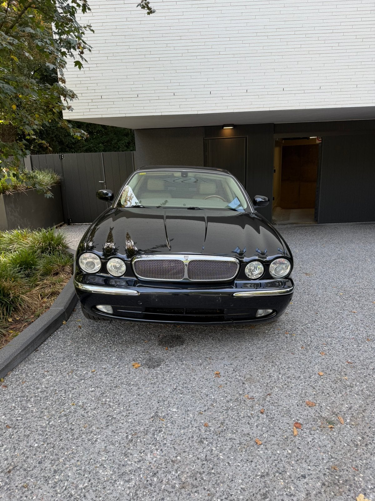 Jaguar XJ V6 3.0 ESSENCE, Auto's, Automaat, Beige, Zwart, XJ